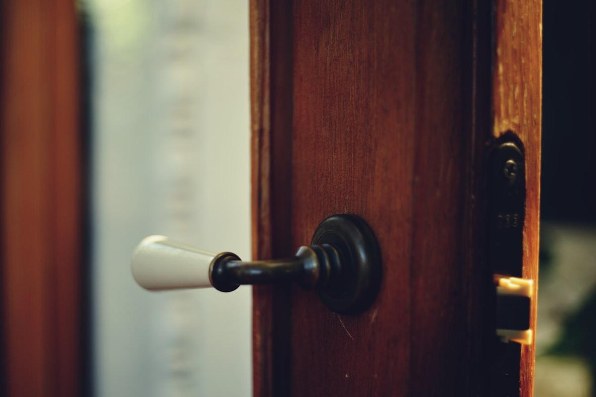 Ouverture de porte sans dégâts